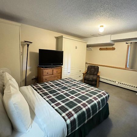 The Griz Inn By Park Vacation Management Fernie Exterior foto