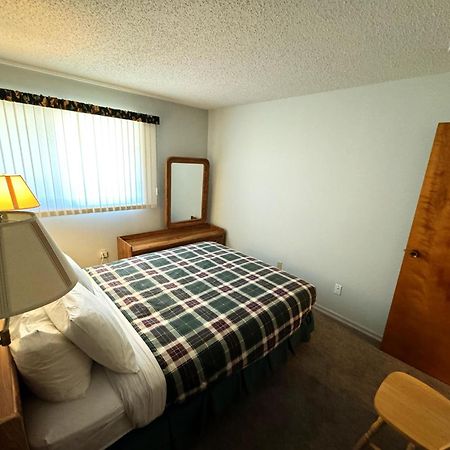The Griz Inn By Park Vacation Management Fernie Exterior foto