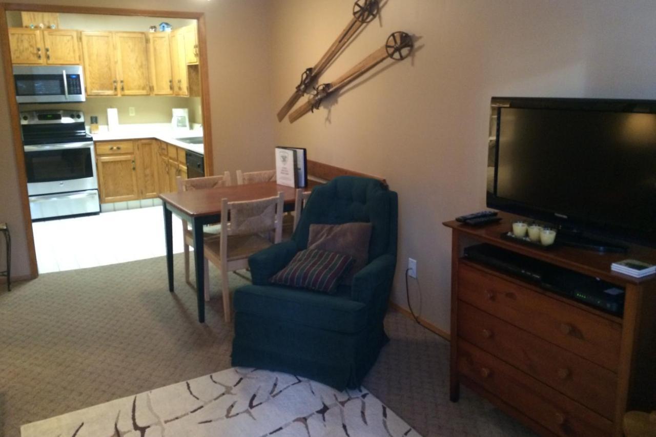 The Griz Inn By Park Vacation Management Fernie Exterior foto
