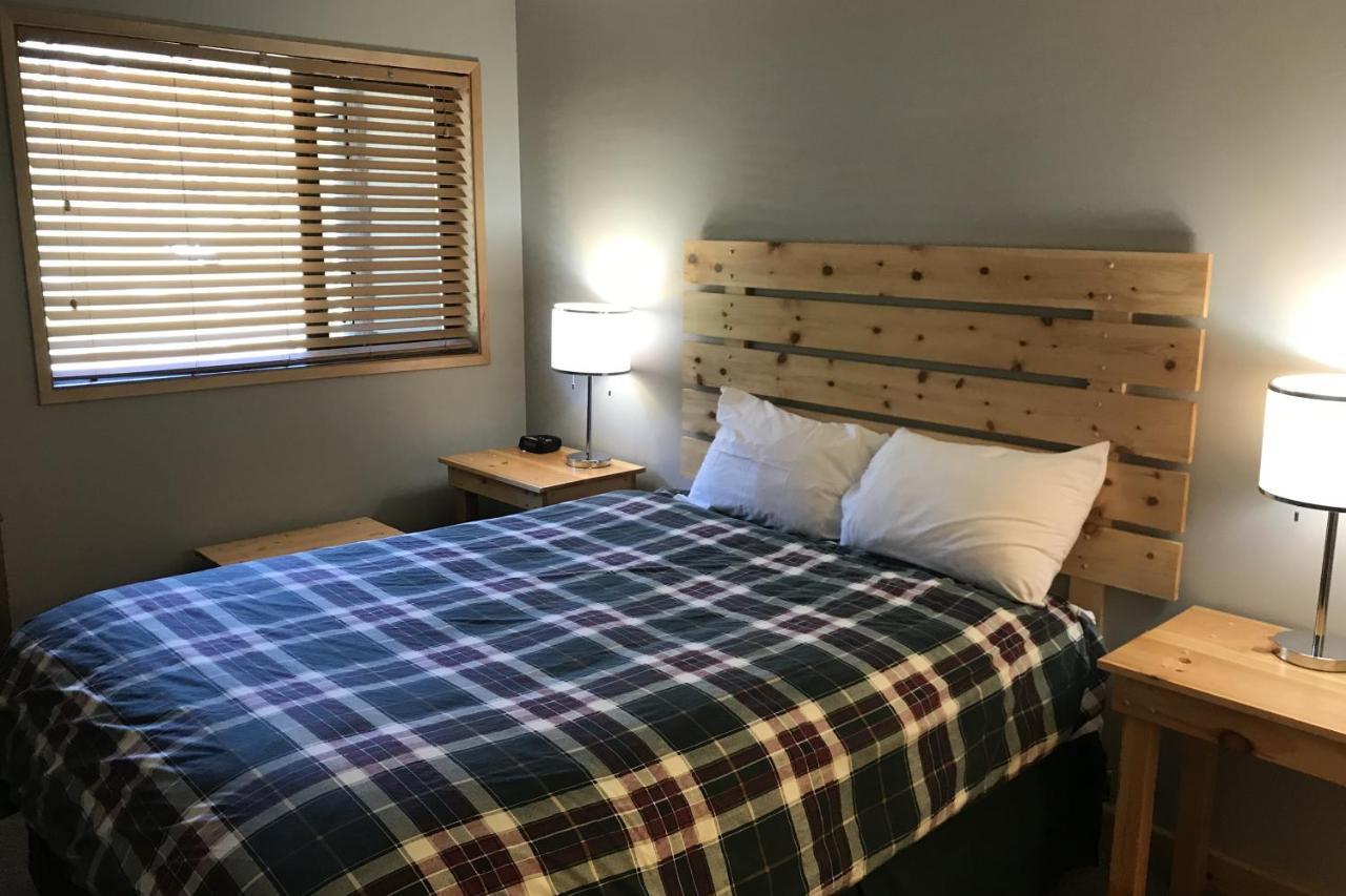 The Griz Inn By Park Vacation Management Fernie Exterior foto