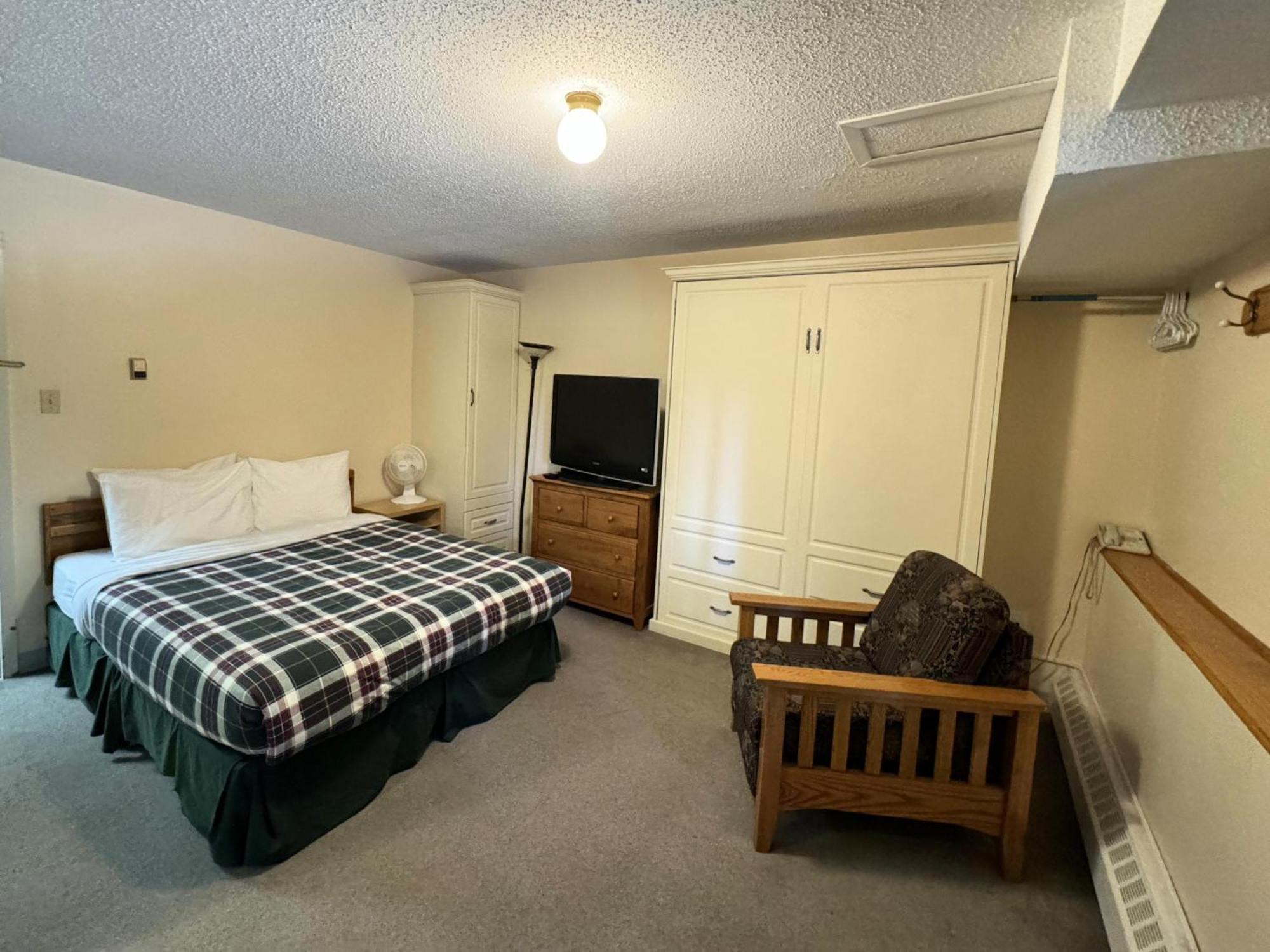 The Griz Inn By Park Vacation Management Fernie Exterior foto
