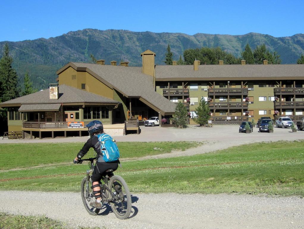 The Griz Inn By Park Vacation Management Fernie Exterior foto